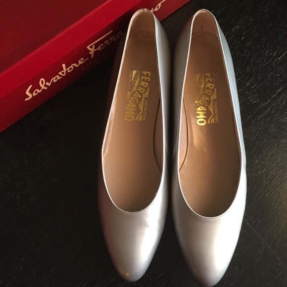 Ferragamo silver shoes - Picture 4 of 8